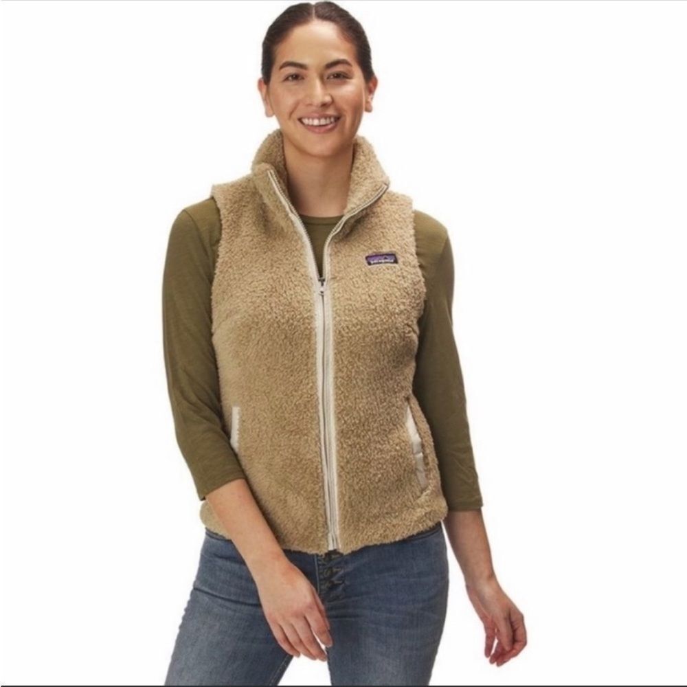 Patagonia Tan Khaki Los Gatos Fleece Vest! ❤️